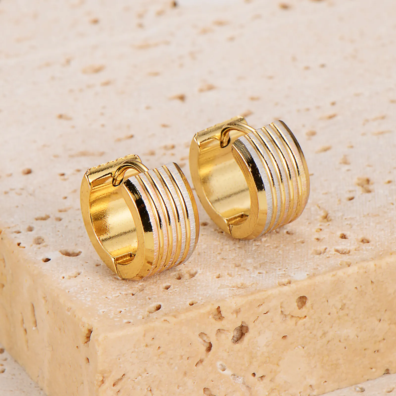 Wide Hoop Earrings 18K Gold Plated 304 Stainless Steel Ribbed Striped Geometric Fashion Huggies For Women Minimalist