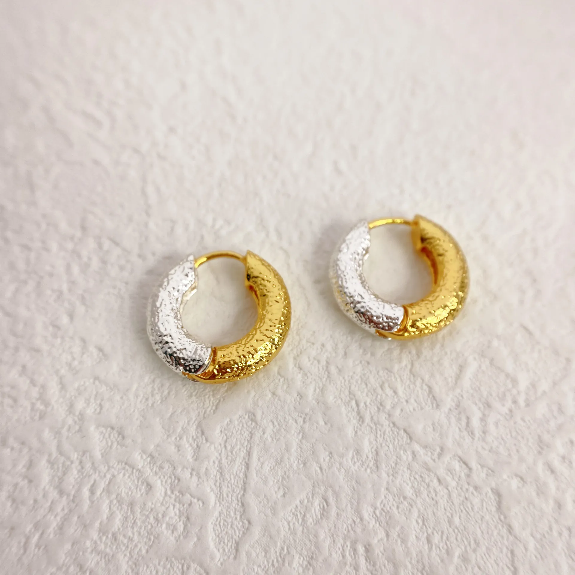 Copper Hoop Earrings Hammered Texture Dual Tone Gold Silver Plated Simple Geometric Jewelry For Women