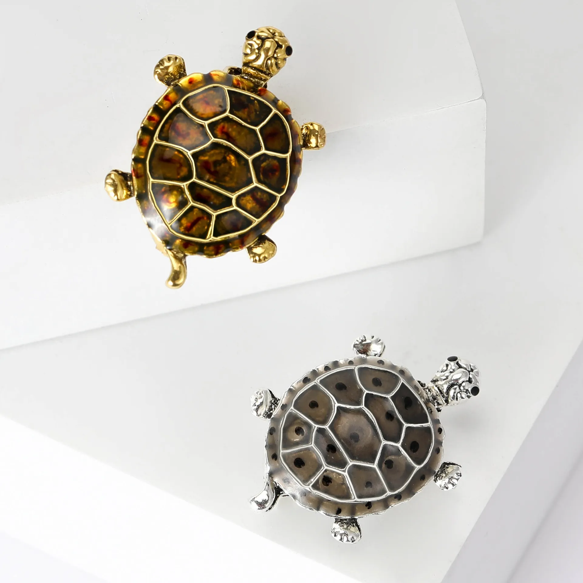 Vintage Enamel Turtle Brooch Alloy Animal Tortoise Pin For Women Fashion Simple Decorative Jewelry Clothes Accessory Gift