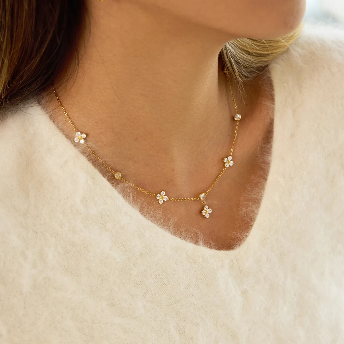 Edelstahl 18K Vergoldet Strass Vierblättriges Kleeblatt Anhänger Halskette Für Damen Elegant Mode Pendler Schmuck