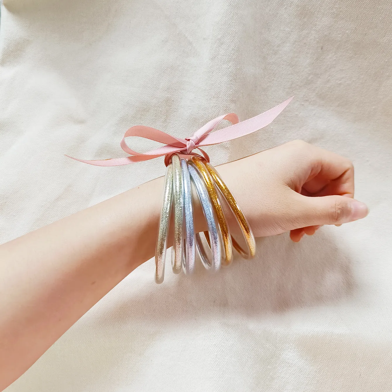 Bracciale Rigido Con Glitter Scintillante Gioielli Di Moda Nastro Fiocco Decorazione Per Tutte Le Stagioni Multistrato Da Donna