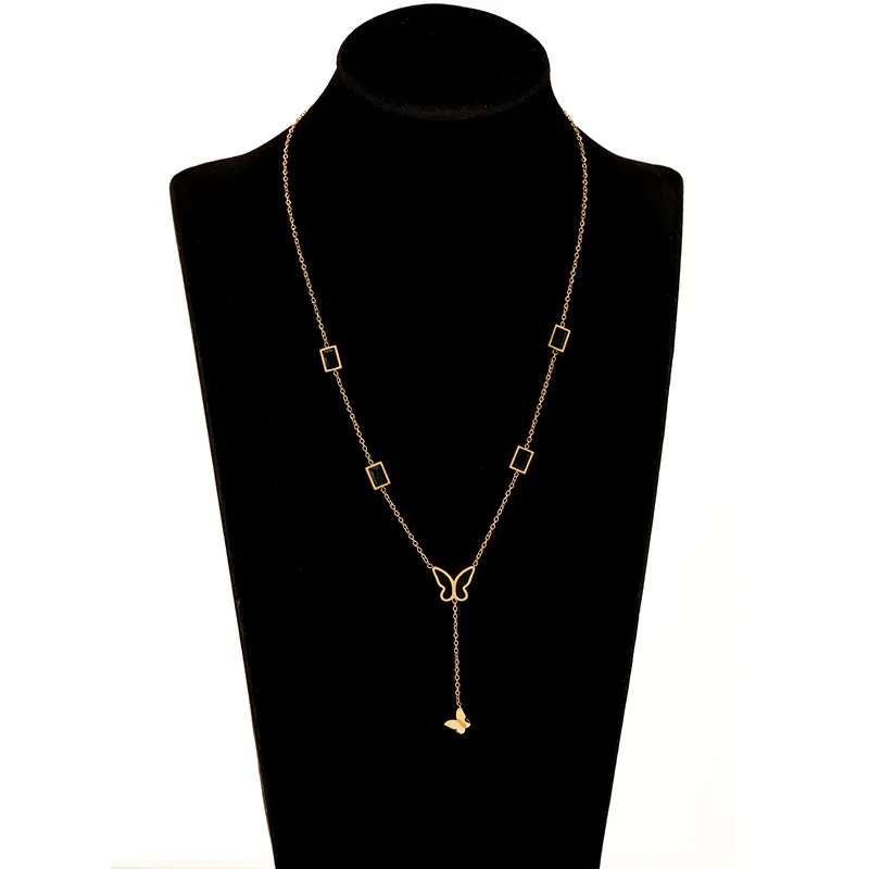 Collier Pendentif Papillon en Acier Inoxydable Plaque Or pour Femme Bijoux de Chaîne de Clavicule Incrustés de Strass Géométriques Noirs