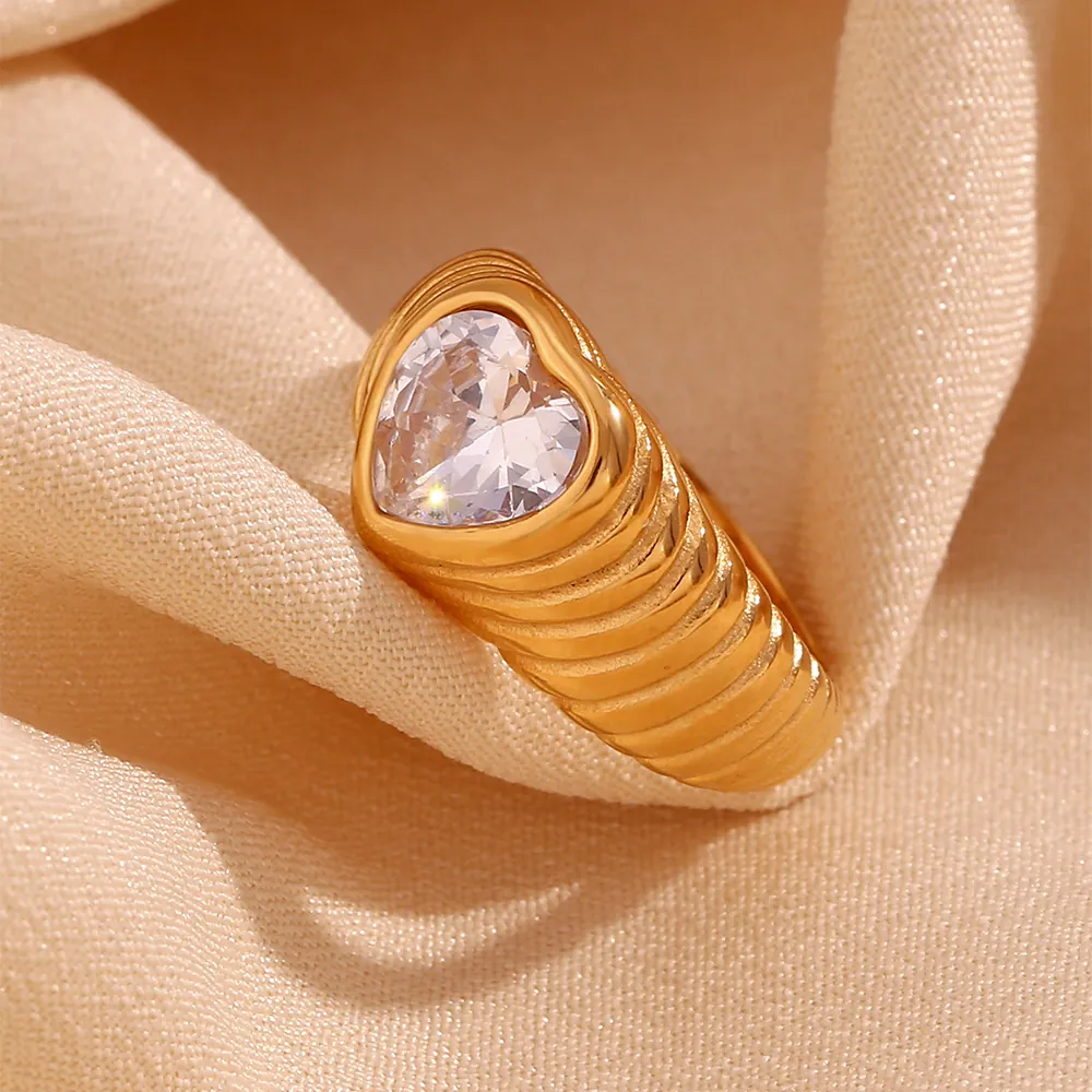 Heart Ring 18K Gold Plated Stainless Steel Cubic Zirconia Heart Shaped Stone Grooved Band Fashion Jewelry For Women