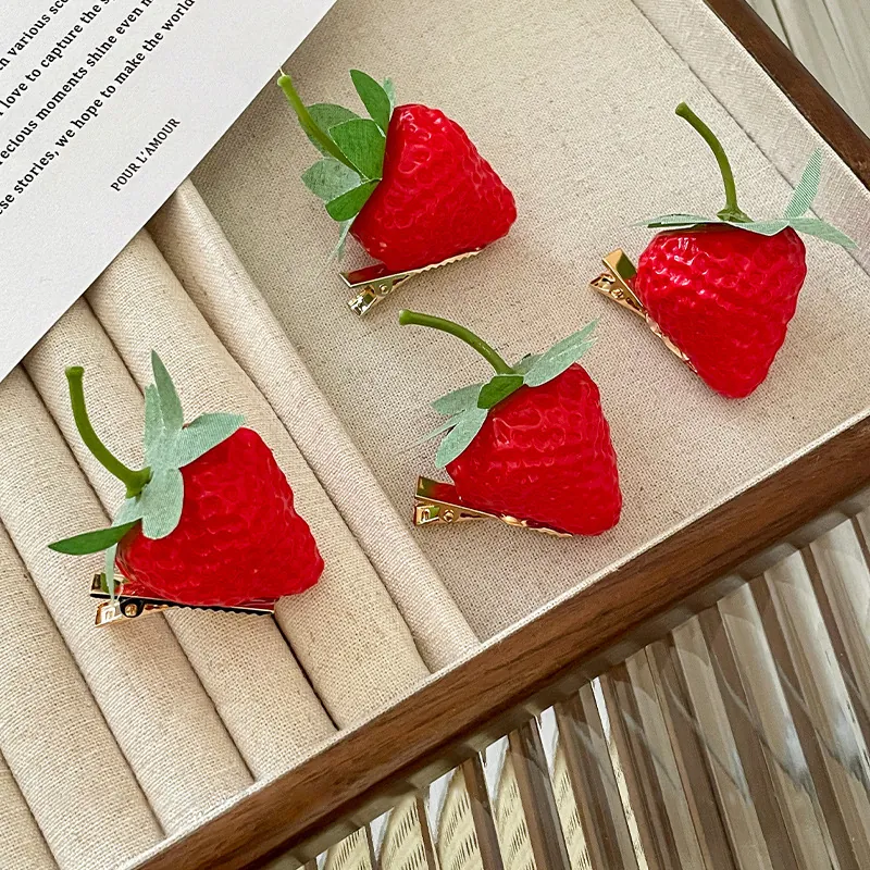 Simulation Strawberry Hair Clips Cute Realistic Fruit Shape Plastic Alloy Metal Duckbill Hairpins For Women Girls