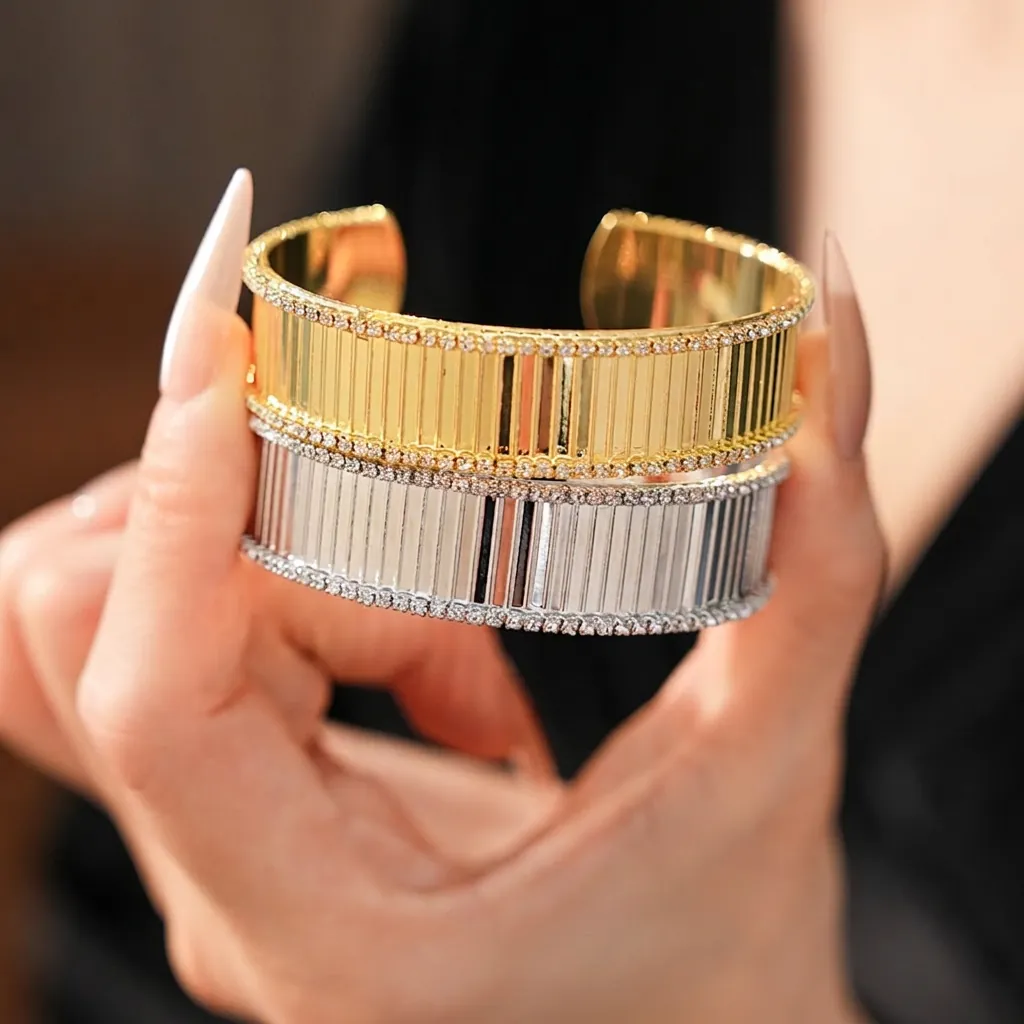 Bracelet Jonc De Luxe En Cuivre Texture À Rayures Verticales Double Rangée De Zircon Mode Pour Femmes