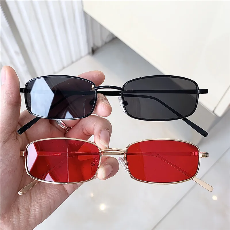 Occhiali Da Sole Rettangolari Stretti Retro Montatura In Metallo UV400 Vintage Trendy Street Style Unisex