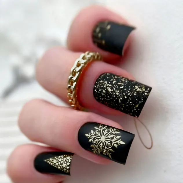 Christmas Press On Nails Matte Black With Gold Snowflake Christmas Tree Patterns ABS Artificial False Nails For Women Festive
