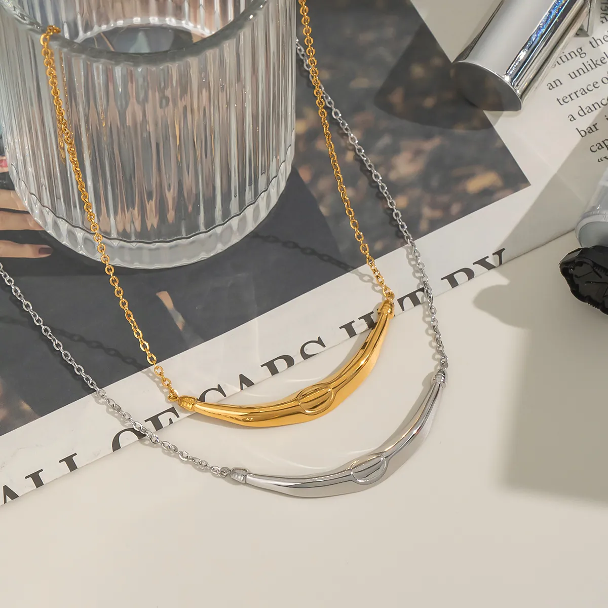 Curved Bar Pendant Necklace French Vintage Minimalist Gold Plated Stainless Steel Jewelry For Women