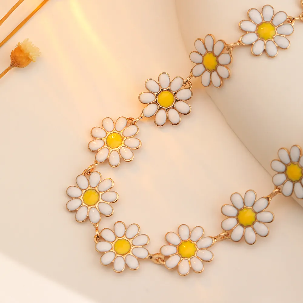 Daisy Flower Link Bracelet Alloy Enamel Sweet Floral Jewelry For Women Adjustable Fashion Gift Elegant
