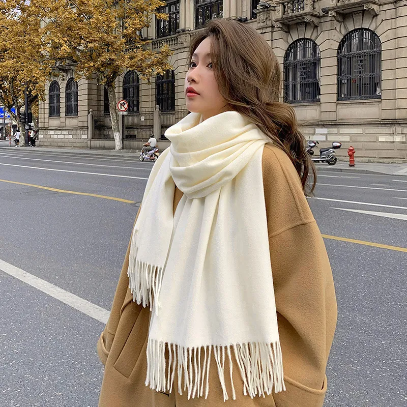 Écharpe à Glands de Couleur Unie pour Femmes Écharpe Épaisse Imitation Cachemire Chaude Pashmina Hiver Élégante Écharpe Polyester