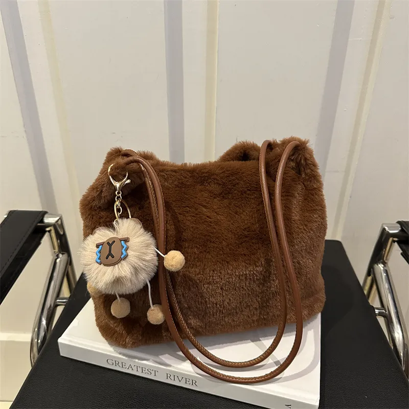 Women Faux Fur Tote Bag Large Capacity Soft Plush Shoulder Handbag With Cute Animal Charm For Autumn Winter