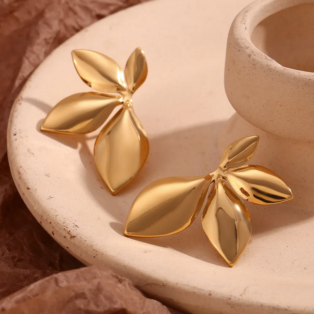 Minimalist Stainless Steel Leaf Flower Stud Earrings For Women 18K Gold Plated Commuter Botanical Jewelry Accessory Gift