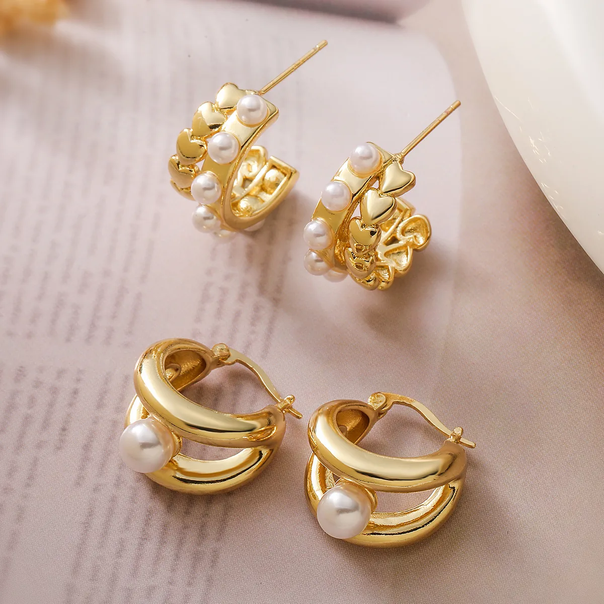 Pendientes De Aro De Cobre Bañados En Oro De 18K Con Perlas Artificiales Geométricos En Forma De C Joyería Retro Elegante Para Mujer