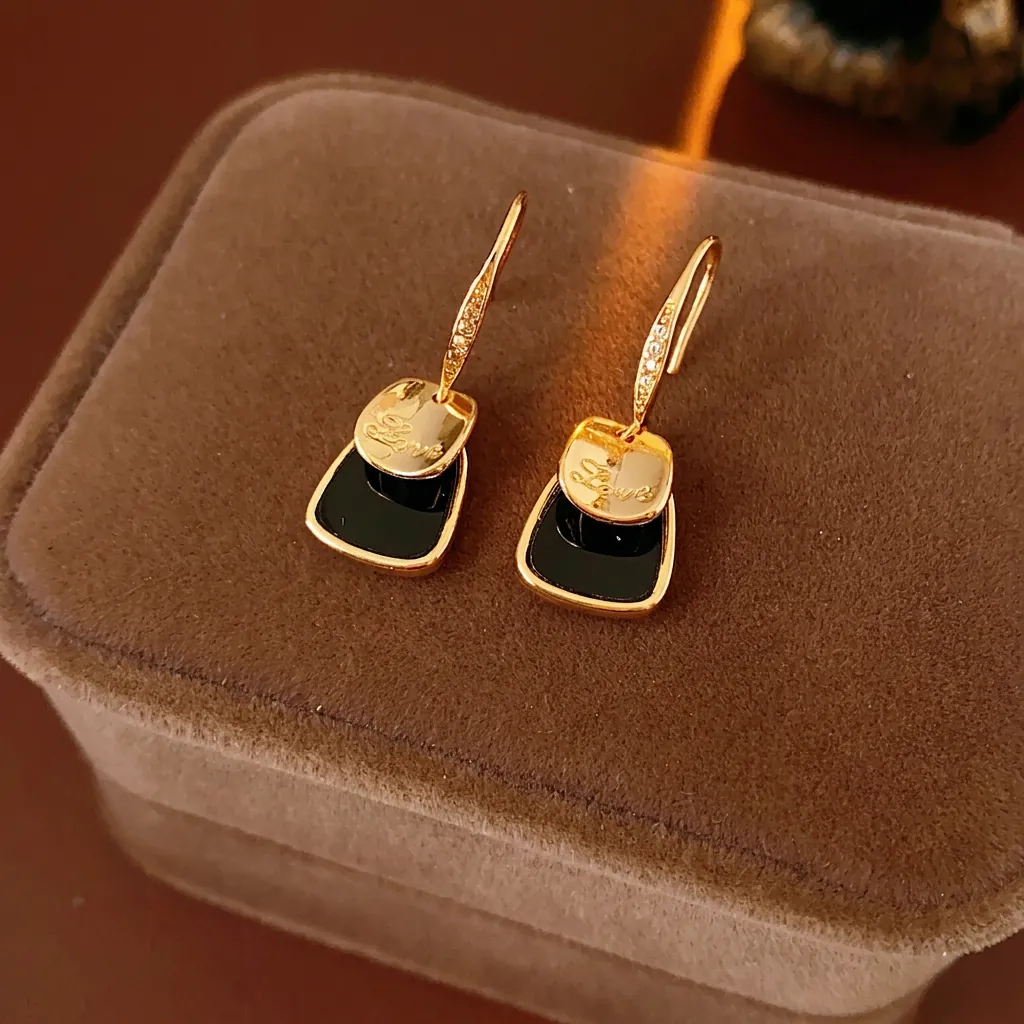 Orecchini Pendenti In Rame Vintage Francese Perno In Argento Smalto Nero Quadrato Inciso Love Strass Lusso Per Donna