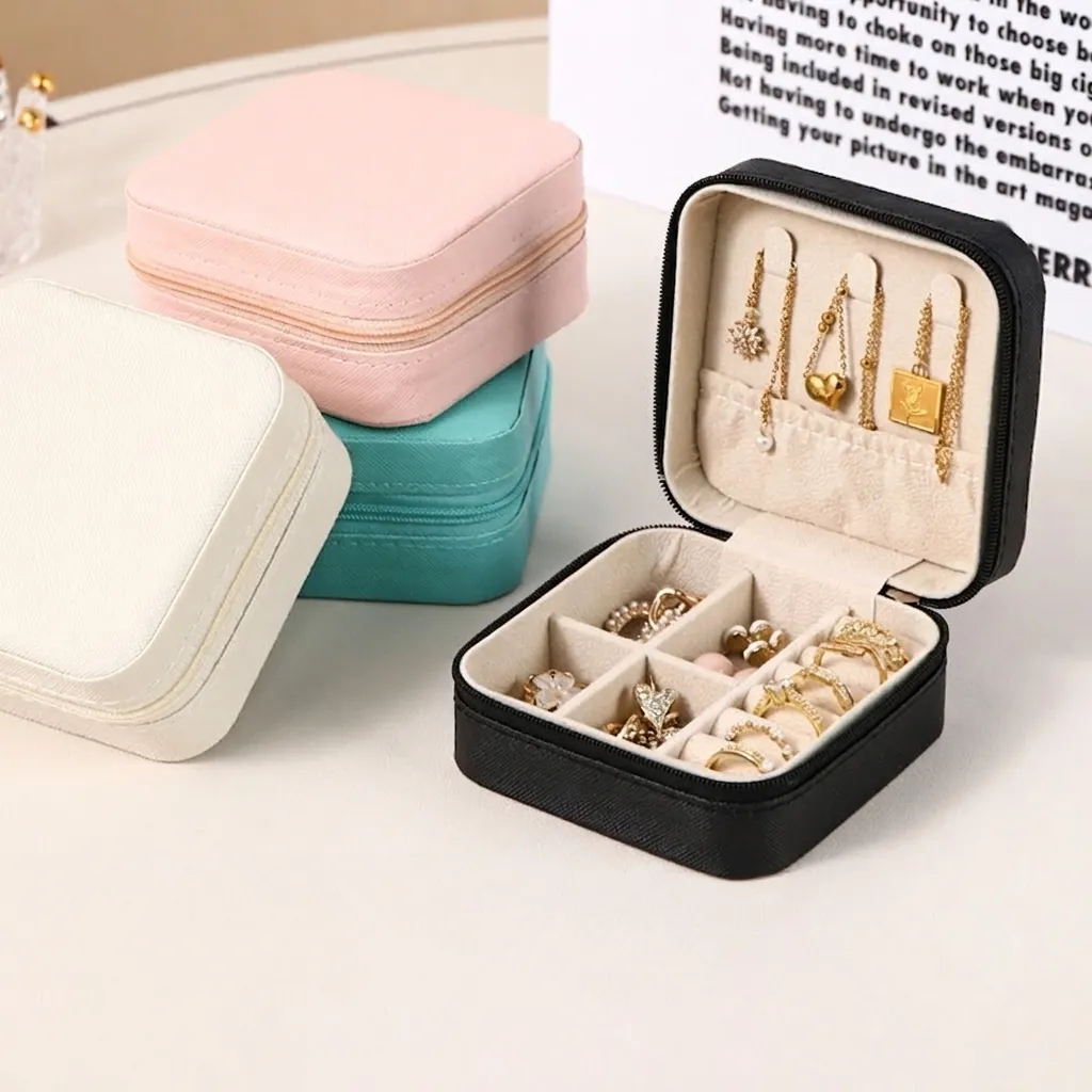 Portagioie Portatile in Pelle PU Mini Organizzatore da Viaggio per Anelli Orecchini Collane Conservazione Fodera in Velluto Scatola Quadrata