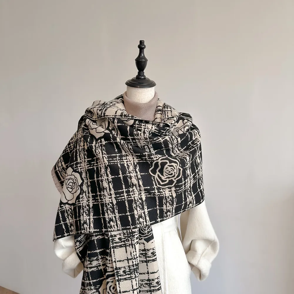 Women Retro Floral Plaid Scarf Imitation Cashmere Shawl With Tassels Thick Warm Winter Wrap Elegant Flower Pattern Scarf For Ladies