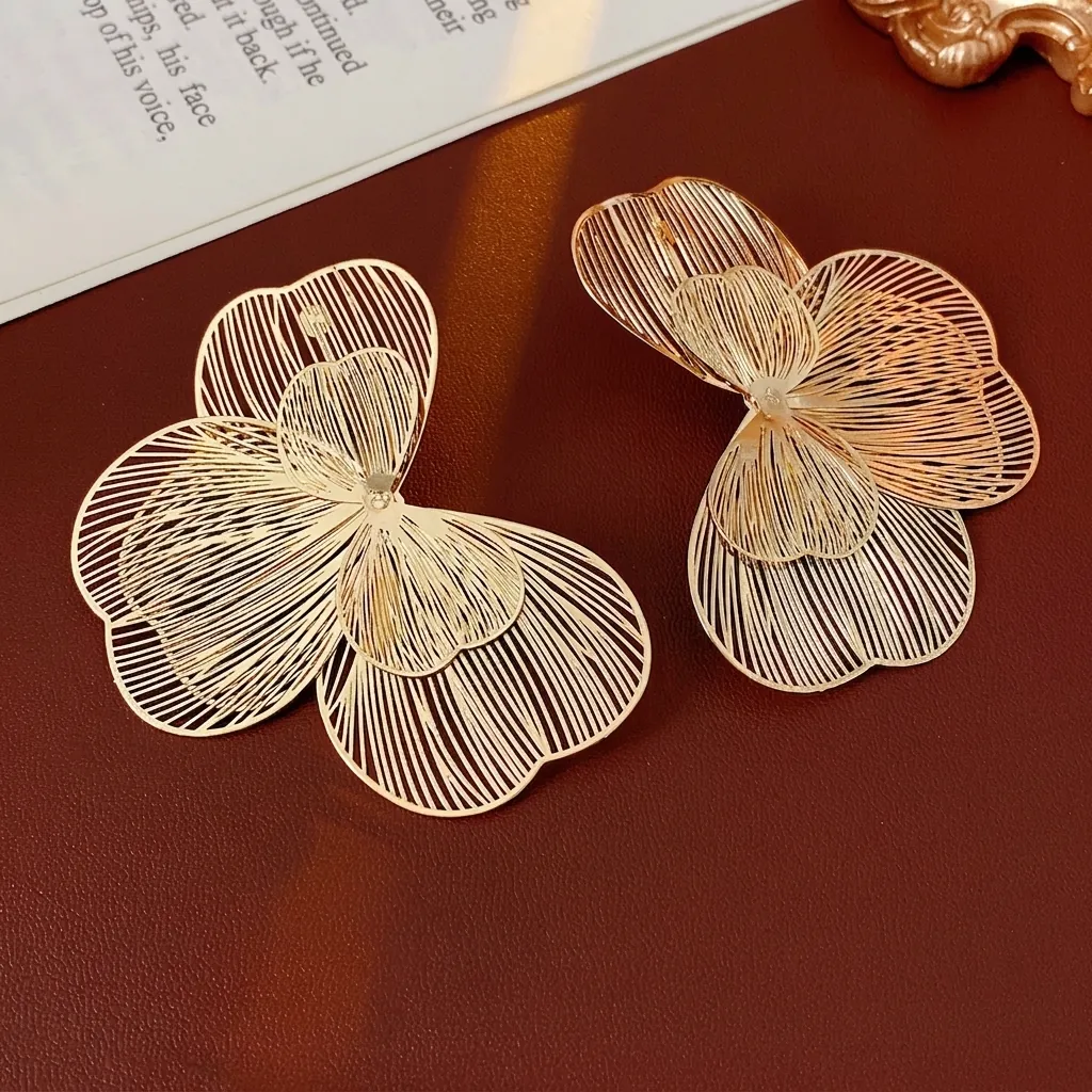 Boucles D'oreilles En Alliage En Forme De Pétales De Fleurs Évidées Avec Tige En Argent Bijoux Élégants Pour Femmes