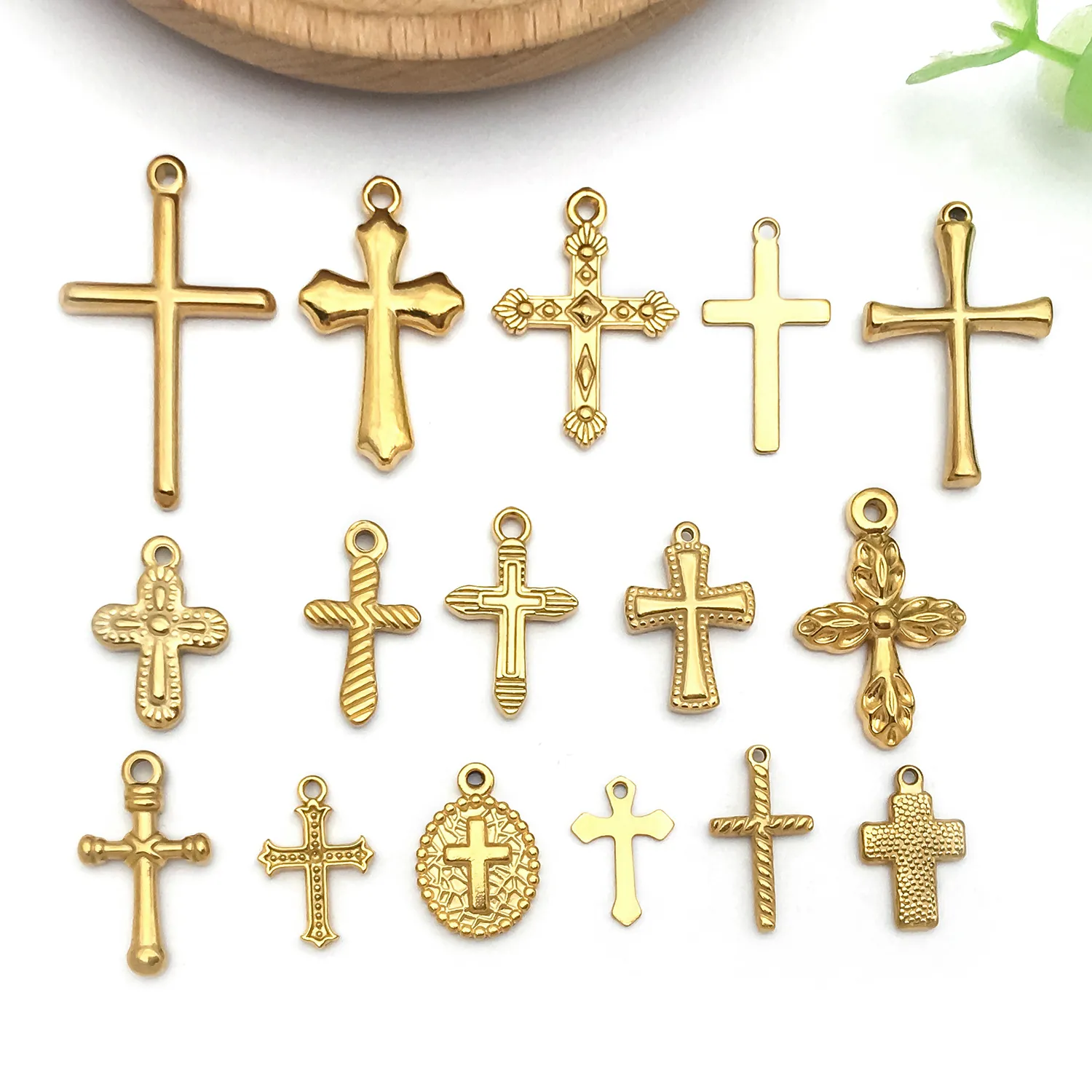Pendentif Croix en Acier Inoxydable Or Vintage Minimaliste Accessoires de Fabrication de Bijoux DIY Pour Collier Bracelet Breloque Religieuse