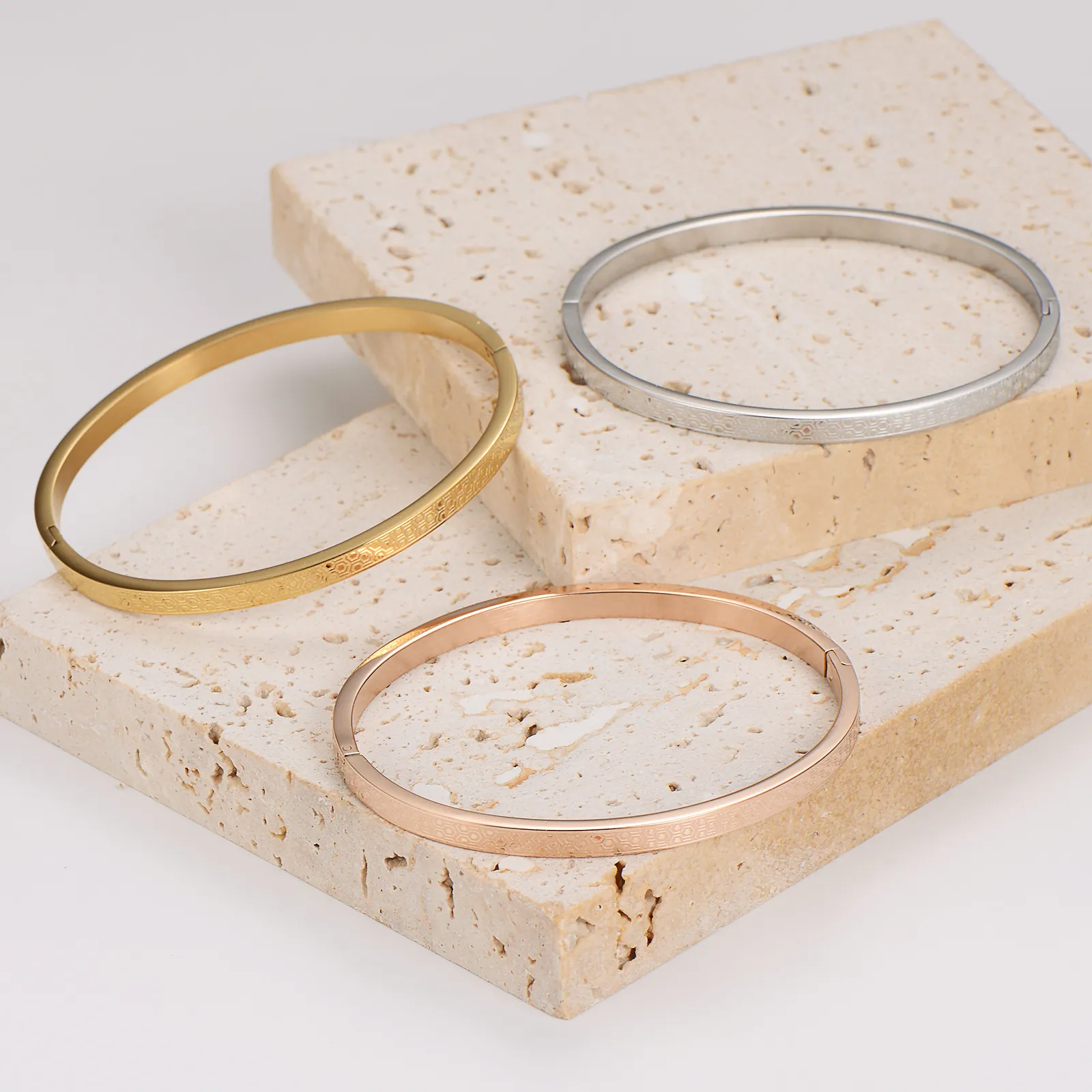 Bracciale Ovale Minimalista In Acciaio Inossidabile Con Trama Geometrica A Nido D'ape Gioielli Di Moda Per Coppie