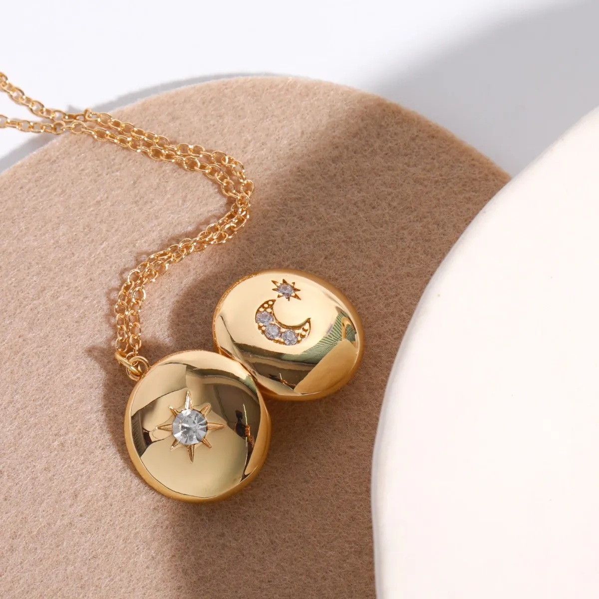 Collana Locket Celeste Sole Luna Stella Rame Placcato Oro 18K Pendente Foto Rotondo Gioielli Vintage Per Donna