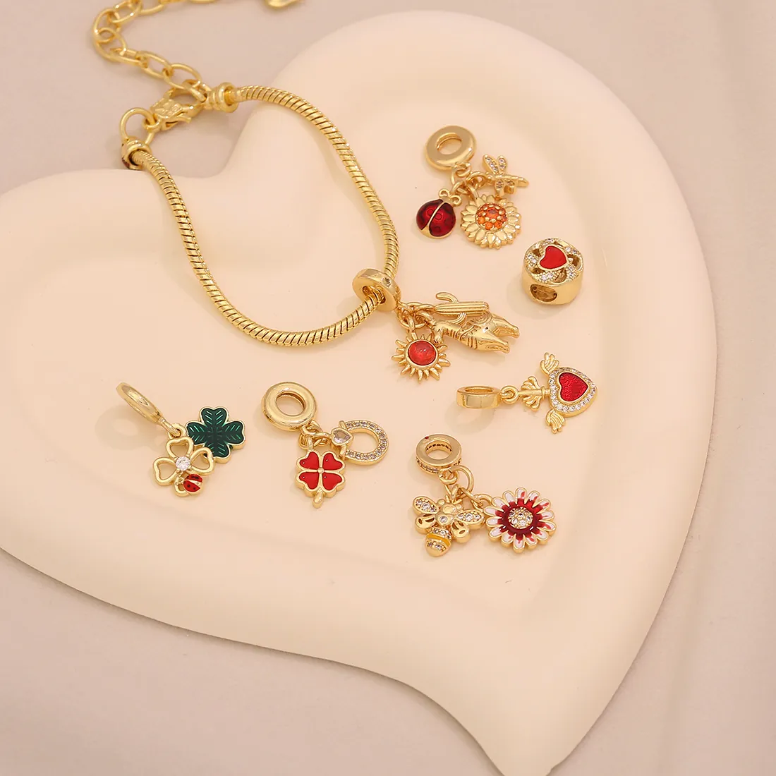 Bracelet À Charmes Mode Cuivre Chaîne Serpent Avec Pendentifs Émail Tournesol Abeille Cœur Pour Femmes Réglable