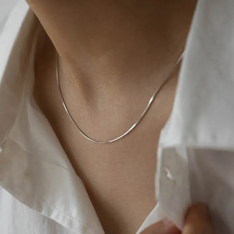 Minimalistische Schlangenkette Halskette Legierung Metall Filigrane Schlüsselbeinkette Tägliche Schmuckaccessoires Für Damen