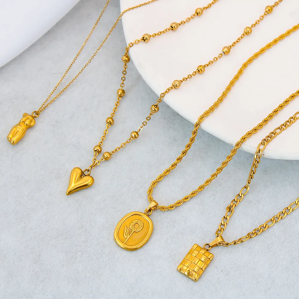Elegant Stainless Steel Necklace 18K Gold Plated Heart Body Art Sunflower Checkerboard Pendant For Women Modern Chic