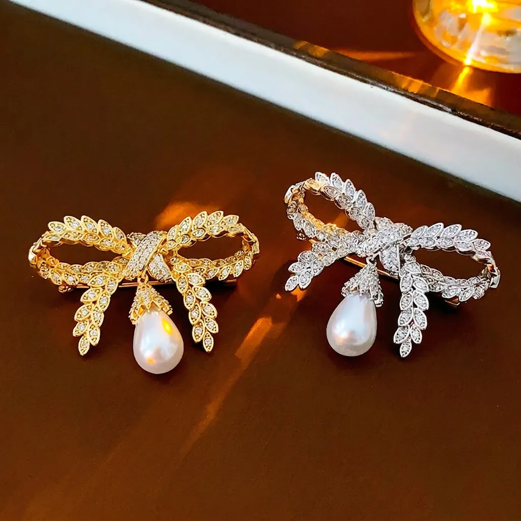 Broche Künstliche Perle Nœud Papillon Zircon Cuivre Plaqué Or Argent Rétro Français Élégant Épingle Bijoux Pour Femmes Cadeau