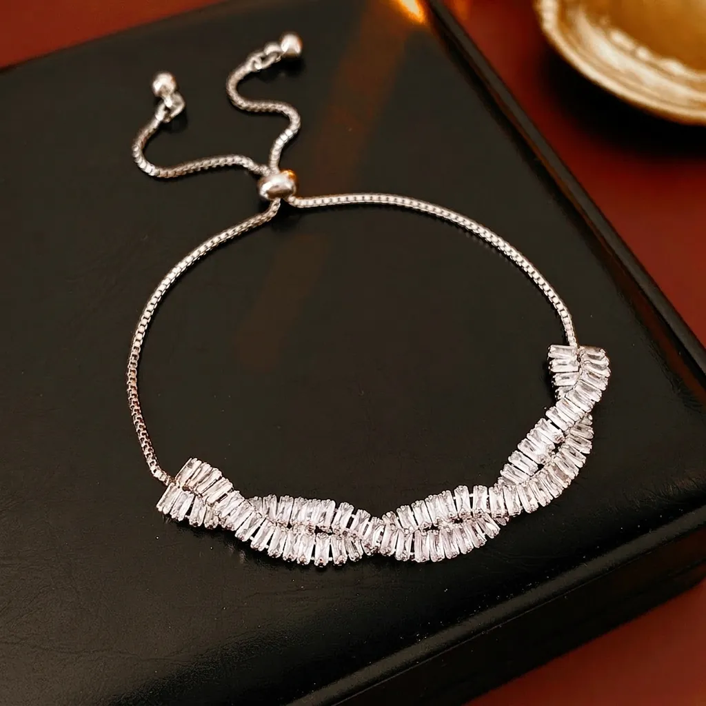 Bracelet Torsadé Élégant Cuivre Zircon Rectangle Boucle Coulissante Ajustable Chaîne Boîte Luxe Mode Accessoire Femme