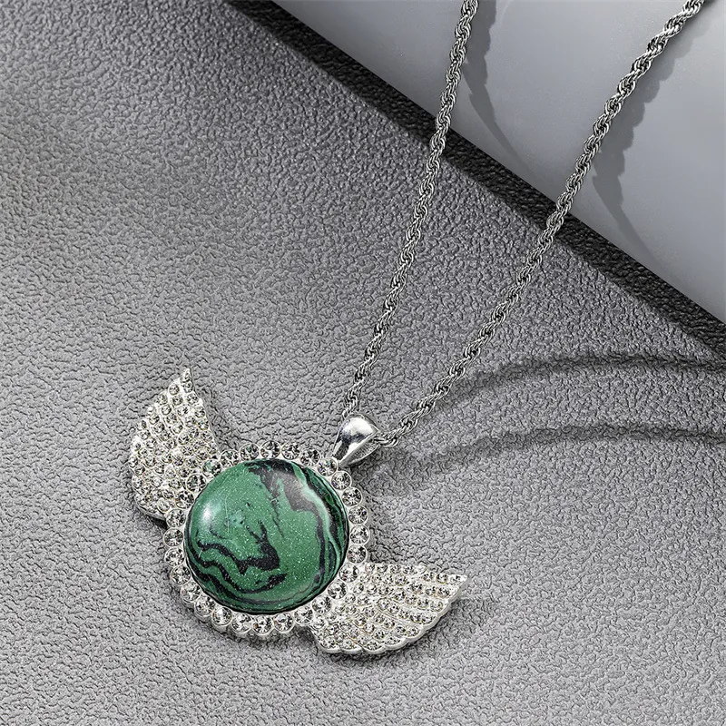 Collier Pendentif Vintage Pierre Naturelle Cœur Ailes D'ange Alliage Chaîne Torsadée Bijoux Mode Strass