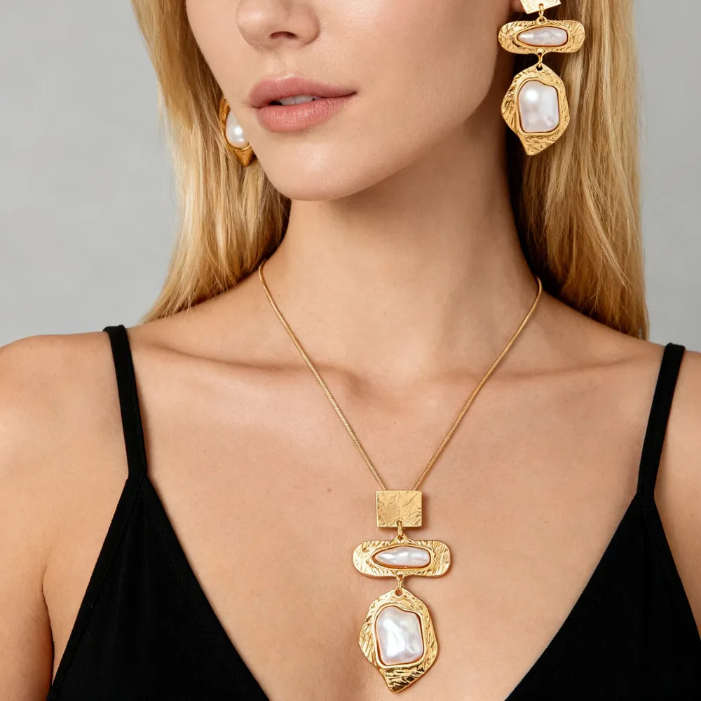 Vintage Barock Künstliche Perle Schmuckset Für Damen Gold Galvanisiert Gehämmerte Geometrische Halskette Und Ohrringe Set Schmuck
