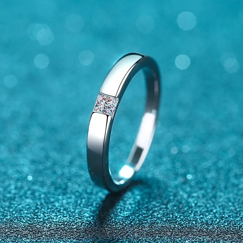 Prinzessschliff Quadratischer Moissanit Ring Für Männer S925 Sterlingsilber Minimalistisch Polierter Verlobungsschmuck