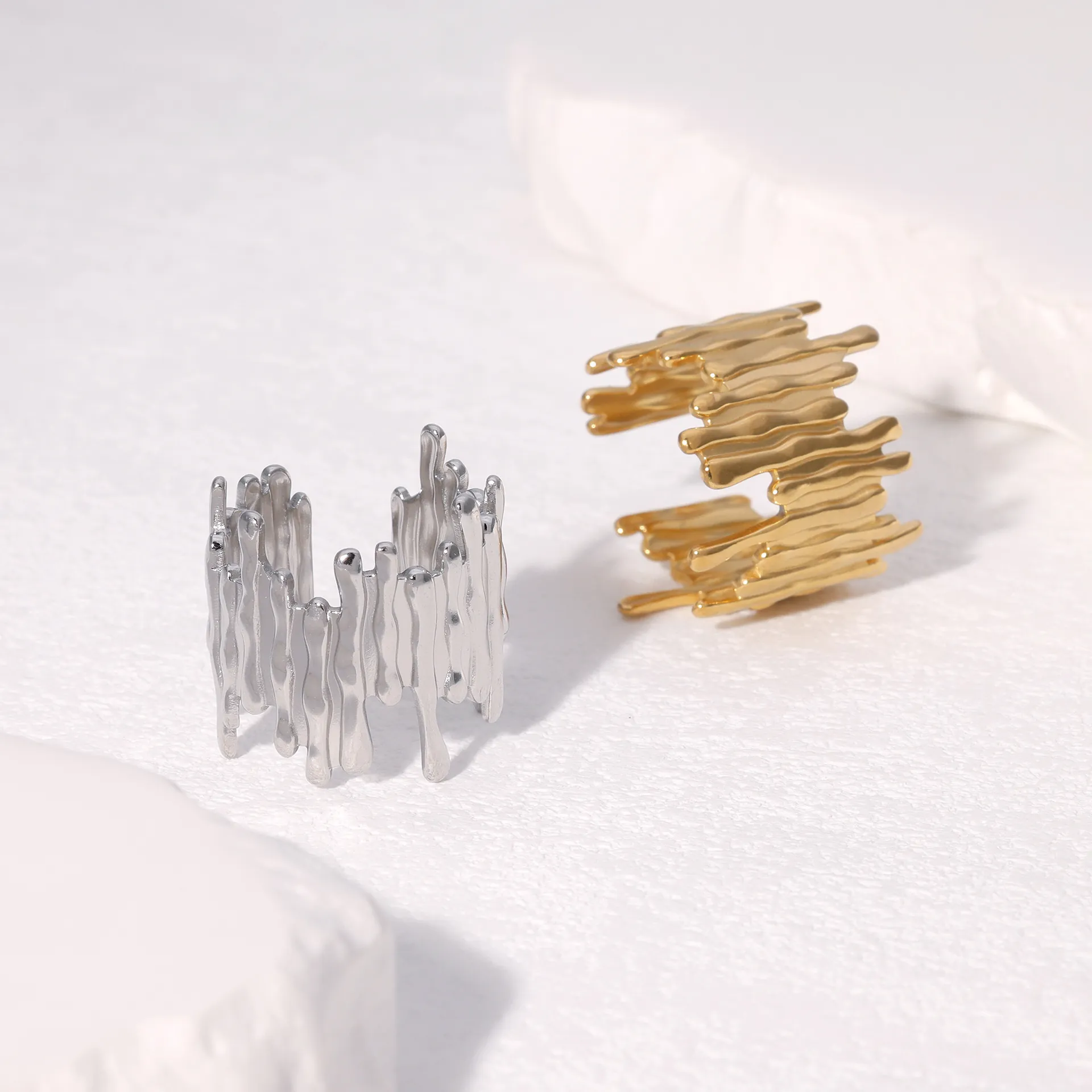 Bague Ouverte En Acier Inoxydable Pour Femme Plaqué Or 18K Métal Liquide Texture Lave Irrégulière Géométrique