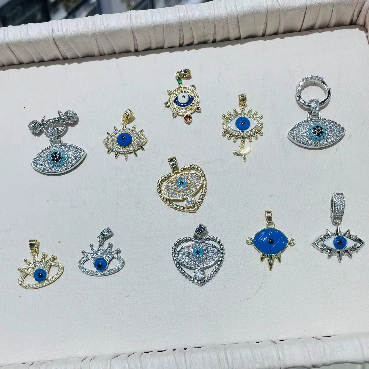 Türkischer Böser Blick Anhänger Kupfer Emaille Bunter Zirkon Herz Krone Form Geometrischer Modeschmuck Für Damen