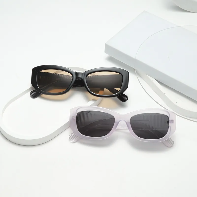 Vintage Square Sunglasses Women UV Protection Retro Fashion Thick Plastic Frame Wide Temples Vacation Beach Shade