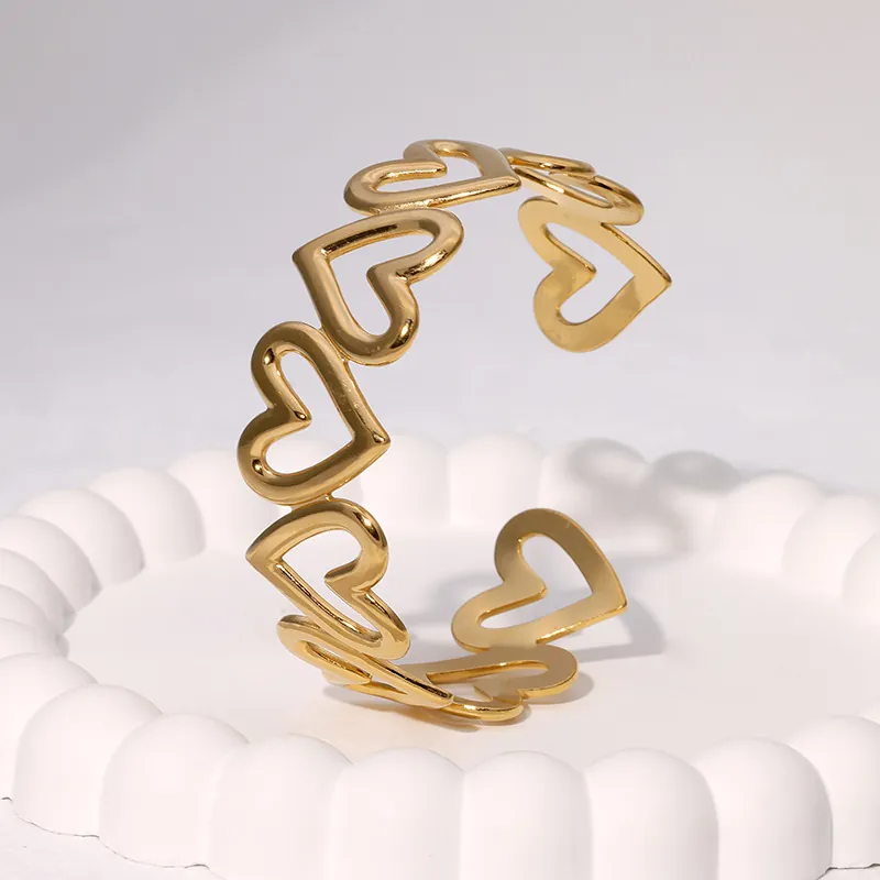 Hollow Heart Continuous Open Bangle Minimalist Stainless Steel 18K Gold Plated Cuff Bracelet For Women
