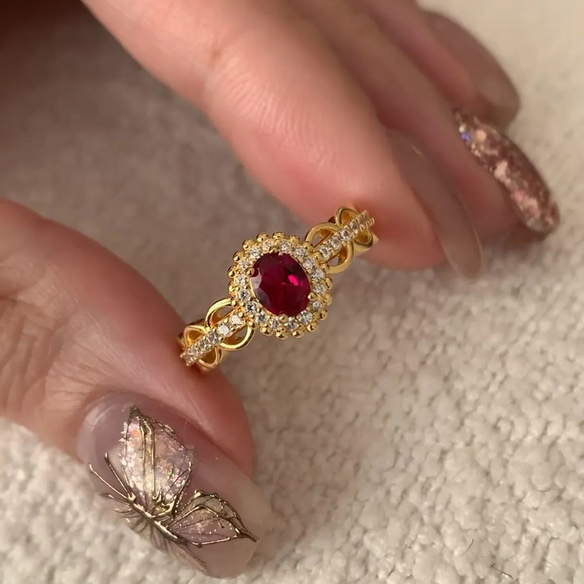 Vintage Verstellbarer Ring Für Damen 18K Vergoldetes Kupfer Mit Ovalem Rosa Zirkon Und Funkelnden Zirkonia-Akzenten