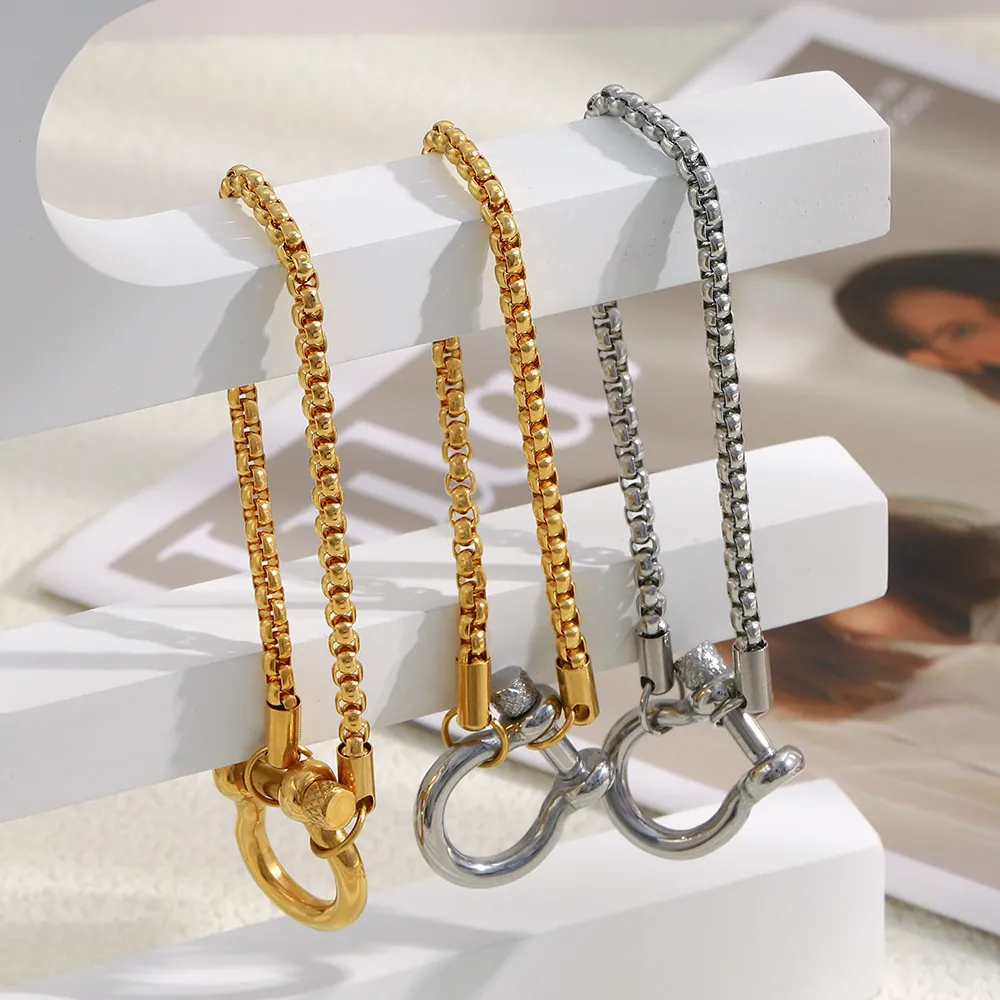 Bracelet Chaîne À Mailles Carrées Acier Inoxydable Plaqué Or 18K Fermoir Manille Boucle Fer À Cheval Bijoux Industriels Femme