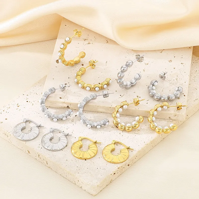 Boucles D'oreilles Créoles En Forme De C Avec Künstliche Perles De Coquille Acier Inoxydable Plaqué Or 18K Rétro Bijoux Pour Femmes