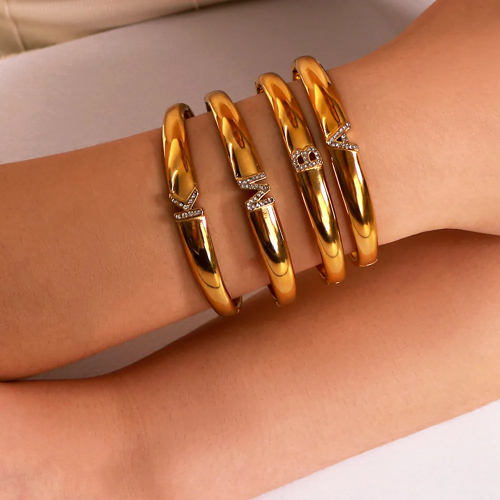 Stainless Steel 18K Gold Plated Bangle For Women English Letter Pave Rhinestone Bangle Cuff Bracelet Fashion Hand Jewelry
