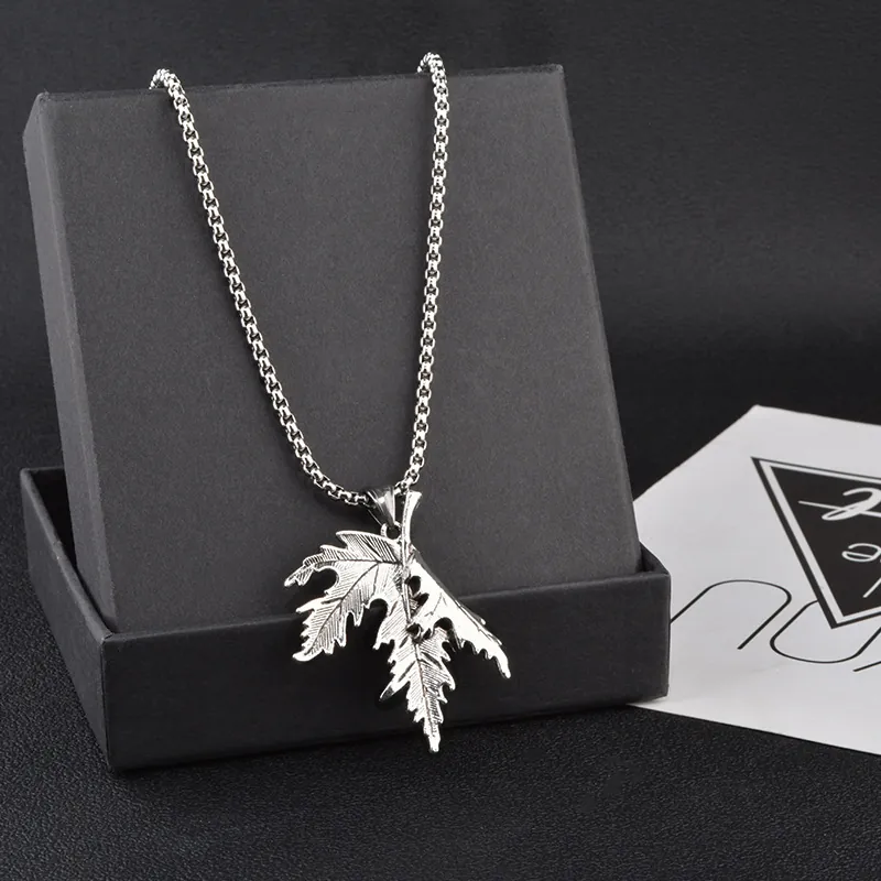 Collier Pendentif Feuille D'Érable Chaîne En Acier Titane Feuille En Alliage Bijoux Hip Hop Streetwear Hommes Femmes