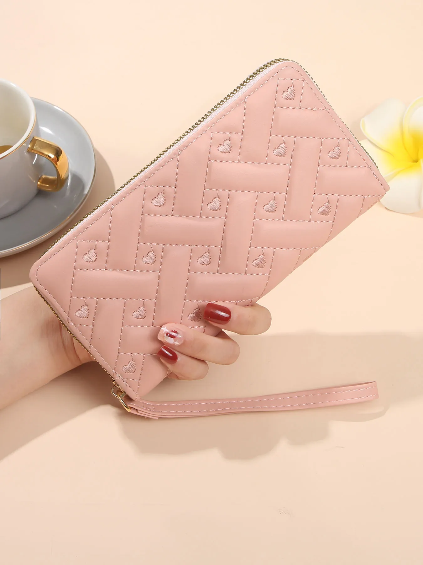 Women Long Wallet Heart Embroidery Quilted PU Leather Clutch Bag With Wristlet Strap Large Capacity Zipper Pocket Elegant