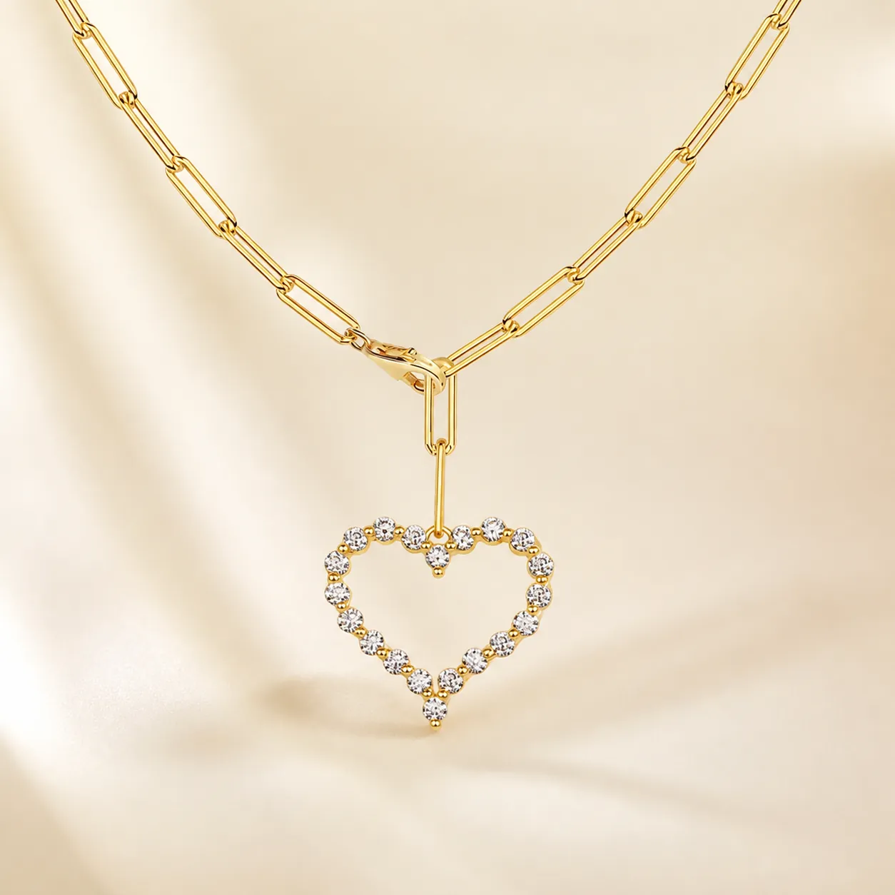 925 Sterling Silver Moissanite Heart Pendant Necklace For Women Electroplated 18K Gold Paperclip Chain Clavicle Necklace Jewelry