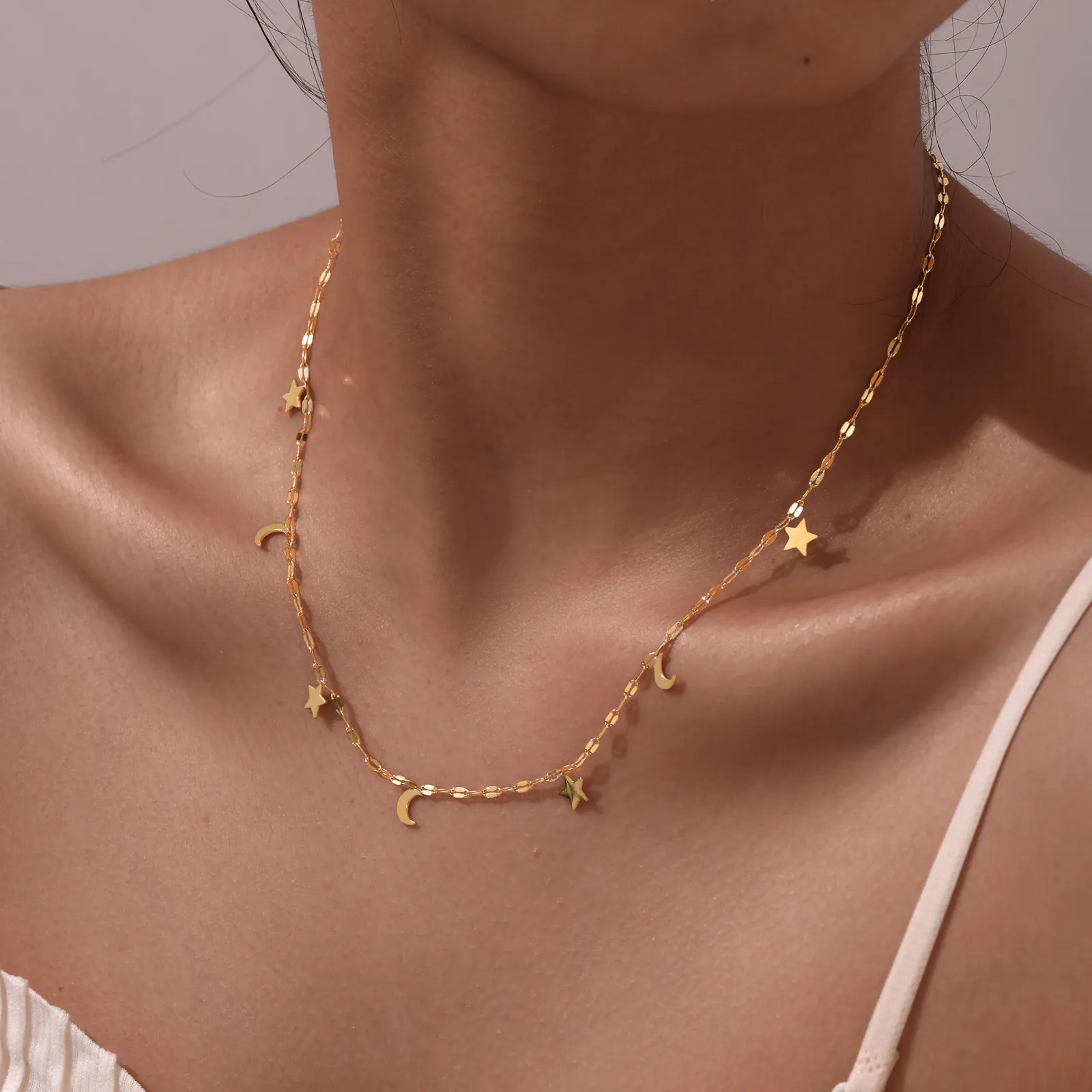 Collier Pendentif Étoile Lune Acier Inoxydable Plaqué Or Bijoux Célestes Minimalistes Accessoires De Mode Pour Femmes