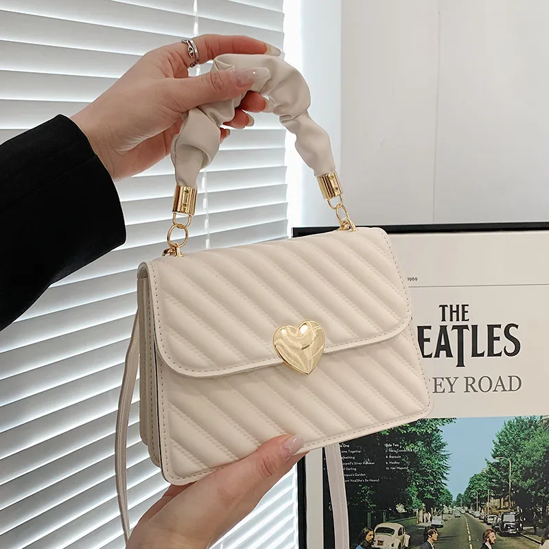 Quilted Crossbody Handbag PU Leather Heart Shaped Gold Lock Pleated Handle Chic Fashion Square Bag For Women