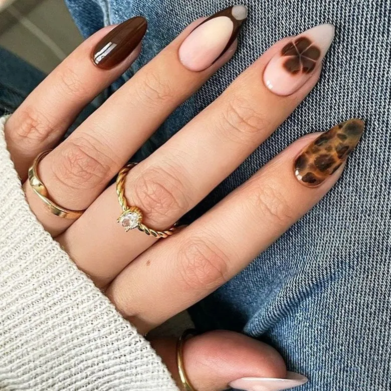 Press On Nails Long Almond Brown Leopard Print Flower Pattern Glossy Artificial False Nails For Women Daily Wear