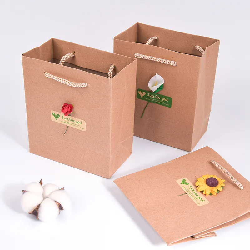 Kraft Paper Gift Bag With Rope Handle Artificial Flower Decoration Vintage Jewelry Packaging Tote Small Party Handbag