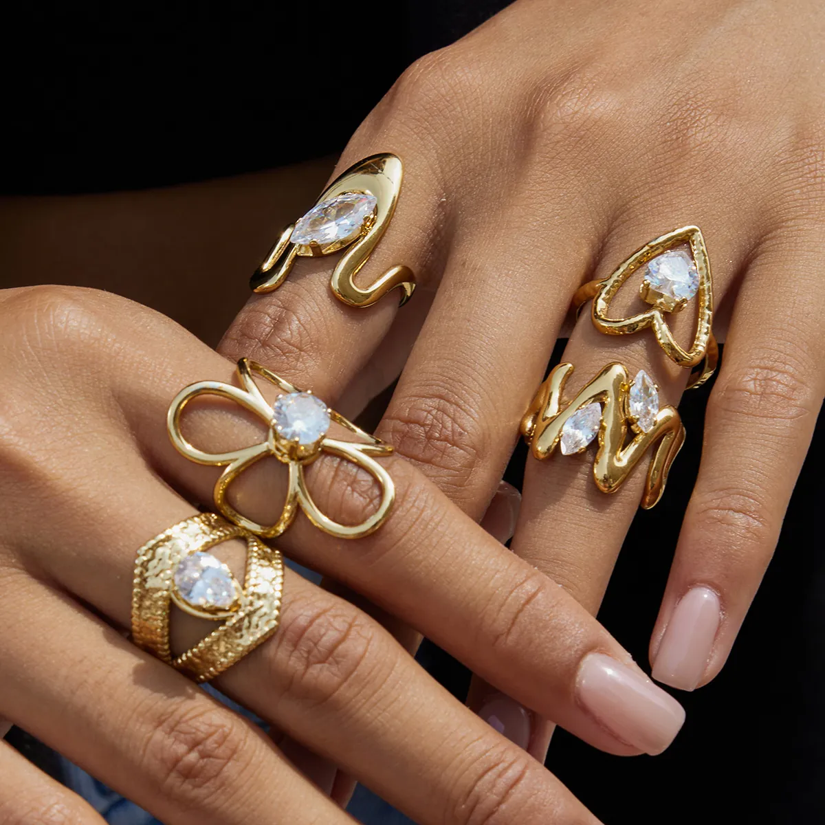 Anillo de Acero Inoxidable con Zirconia Chapado en Oro Patrón de Corazón Flor Onda Joyería de Moda para Mujer Accesorio Regalo