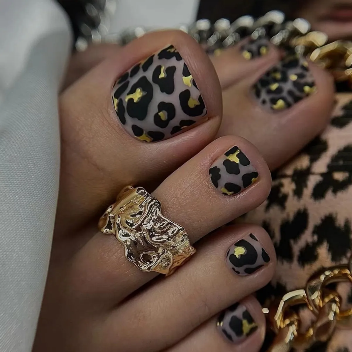 Leopard Print Gold Foil Press On Toe Nails Matte Chic Summer Artificial Toenails Accessory With Jelly Glue Stickers