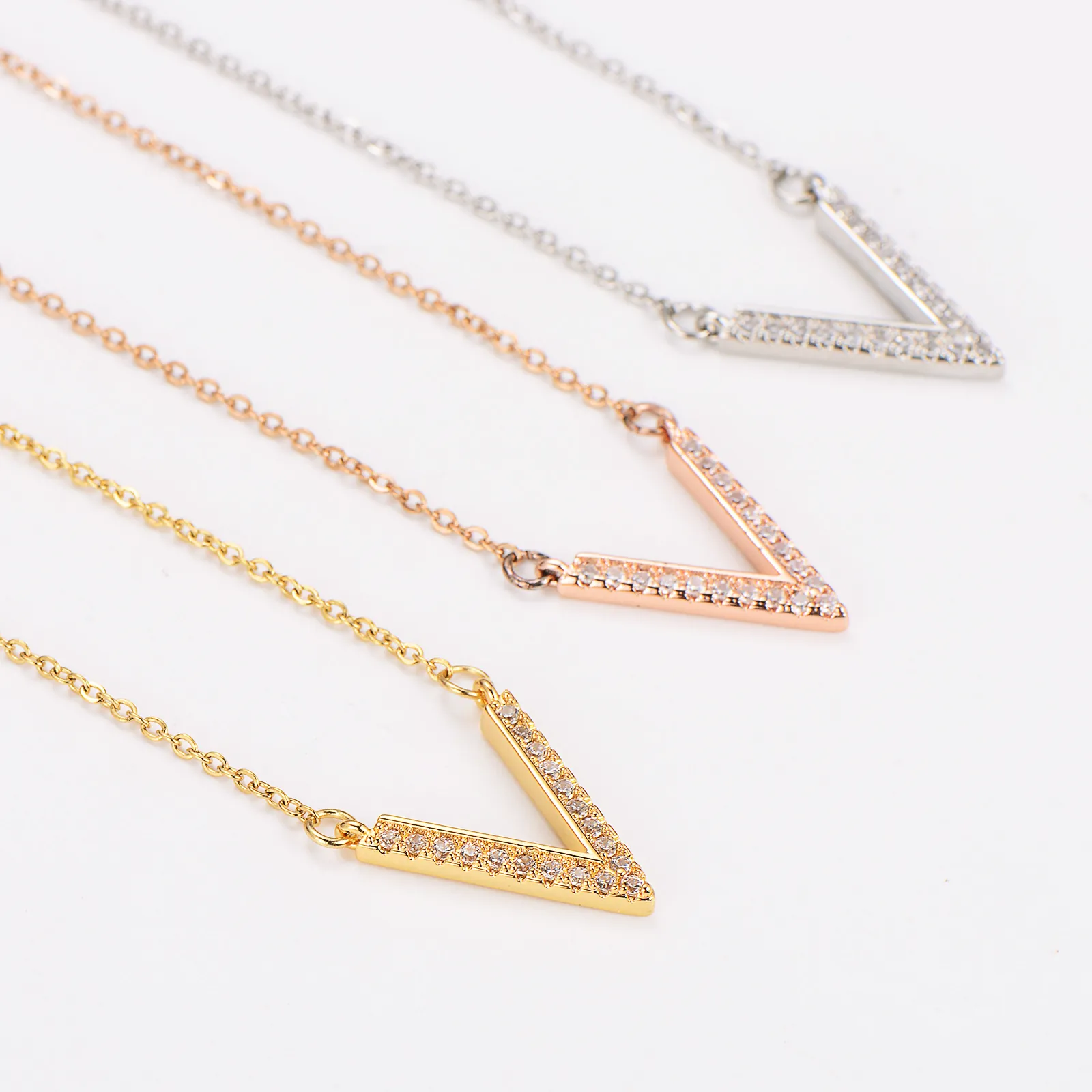 V-Shaped Pendant Necklace 304 Stainless Steel Full Pave Sparkling Rhinestone Geometric Jewelry For Women Fashionable Minimalist